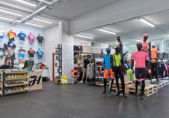 Το μεγαλύτερο κατάστημα ποδηλατικών ενδυμάτων στη Σλοβακία