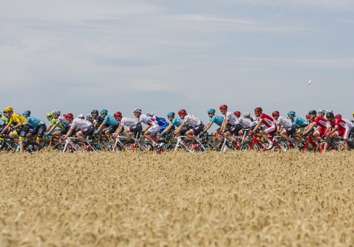 Γιατί τα ρούχα ποδηλασίας είναι καλύτερα από τις φόρμες;