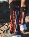 COMPRESSPORT κάλτσες κλασικές - PRO RACING 4.0 TRAIL - μαύρο/κόκκινο